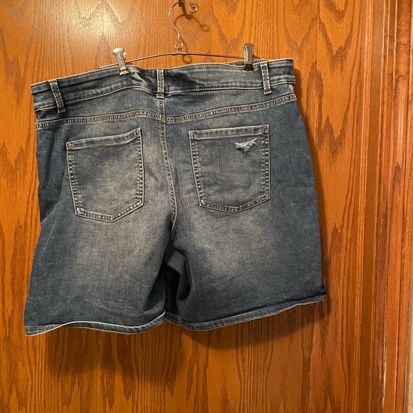 Maurice’s 18 destructed jean shorts. EUC. Super cute and comfortable. - Picture 2 of 3